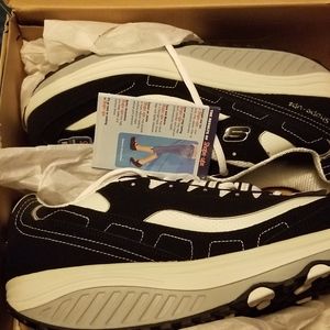 Skechers Shape-ups Size 10 WIDE